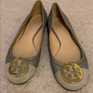 Tory Burch Minnie Travel Ballet w/Logo-Holographic